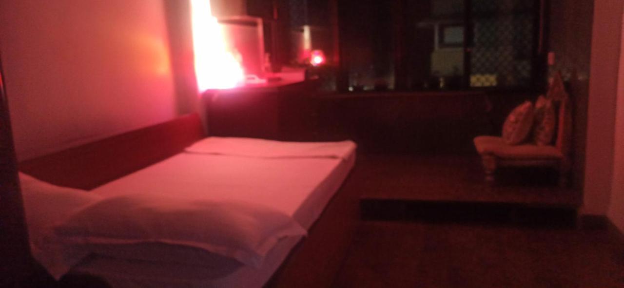 Апартаменти Cozy Private Ac Studio By The Sea Bandstand Bandra W Mumbai Nr Taj Lands End Екстер'єр фото