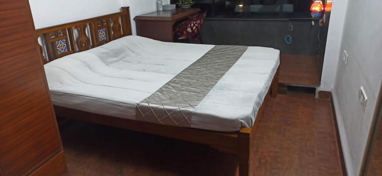Апартаменти Cozy Private Ac Studio By The Sea Bandstand Bandra W Mumbai Nr Taj Lands End Екстер'єр фото