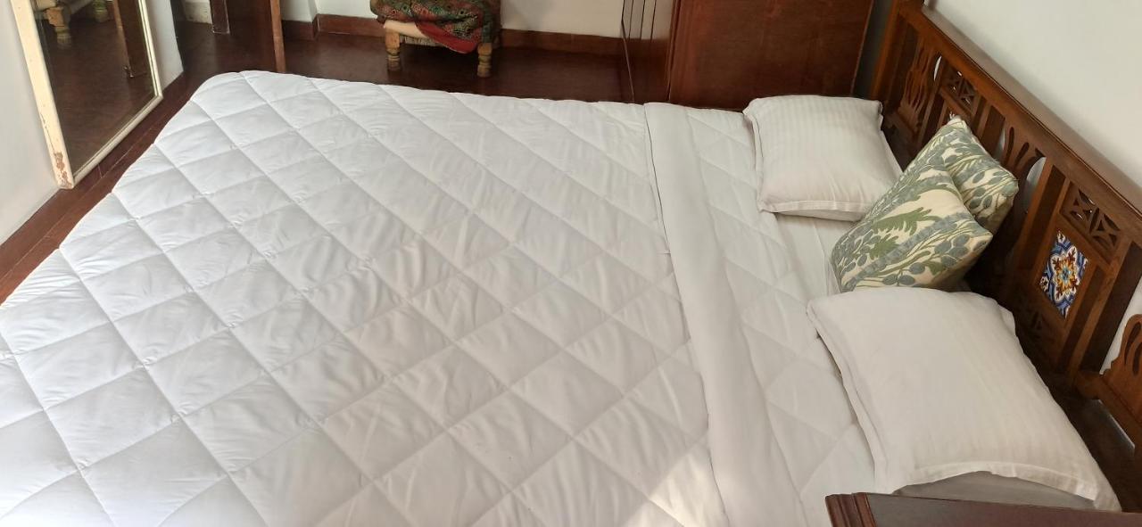 Апартаменти Cozy Private Ac Studio By The Sea Bandstand Bandra W Mumbai Nr Taj Lands End Екстер'єр фото